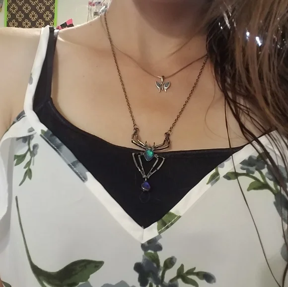 Spider Gem Necklace - Picture 10 of 10